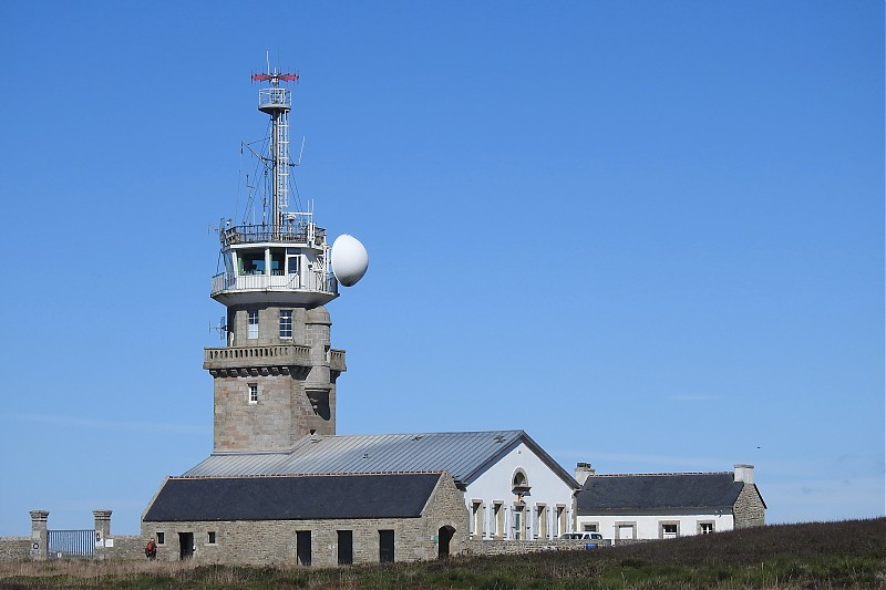 Brittany / Finistere / Pointe du Raz former Lighthouse & former Navy Semaphore + Traffic Control
Keywords: Atlantic ocean;Bay of Biscay;France;Brittany;South Finistere;Raz de Sein;Vessel Traffic Service
