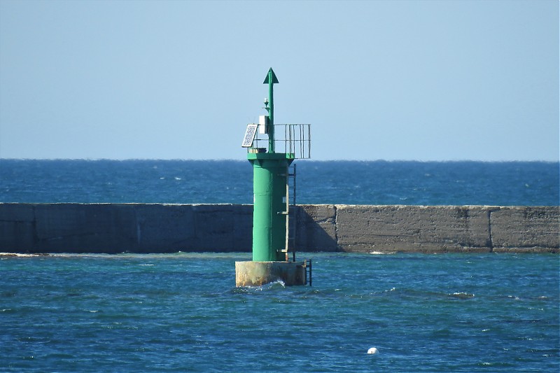 Brittany / Finistere / Saint Guénolé Channel Entrance light No 1
Keywords: Atlantic ocean;Bay of Biscay;France;Brittany;South Finistere;Pointe de Penmarch;Port de peche de Saint-Guenole