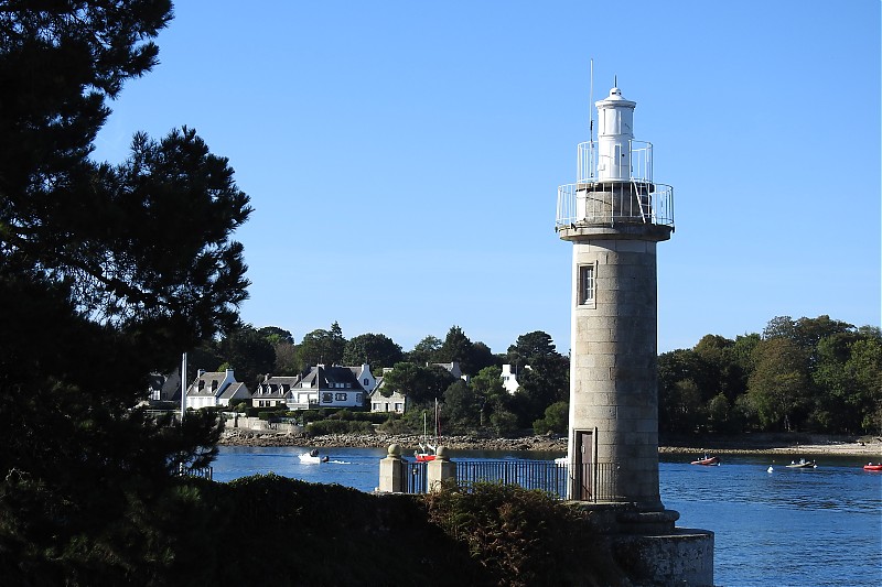 Brittany / Finistere / Pointe du Coq Dir Lt front (La Pyramide lighthouse)
Keywords: Atlantic ocean;Bay of Biscay;France;Brittany;South Finistere;Anse de Bénodet;Bénodet;Odet River