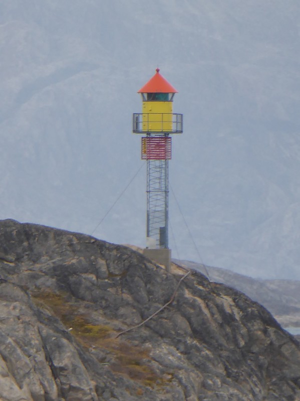 Kirkegaardsnæs or Sukkertoppen light
Square skeletal tower with cylindrical lantern and gallery. 
Keywords: Greenland;Labrador sea;Maniitsoq;Kirkegaardsnaes;Sukkertoppen