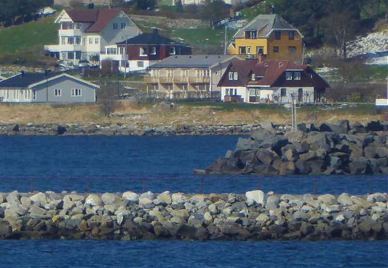 Storfjord / Godøy Gjelvika Outer light
Keywords: Norway;Norwegian sea;Godoya island;Breisunddjupet - Igesundvaulen;Storfjord