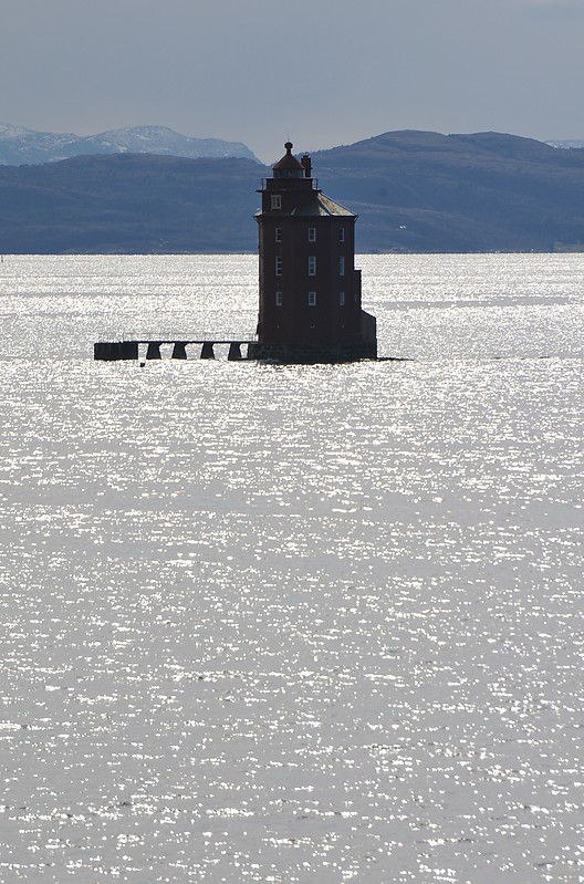 Tarvelfjorden / Kjeungskjær Lighthouse
Keywords: Norwegian sea;Norway;Trondheim area;Tarvelfjord