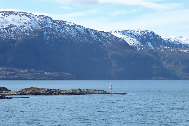 Feøy fyr
Keywords: Norwegian sea;Norway;Helgeland;Rana;Sjona Fjord