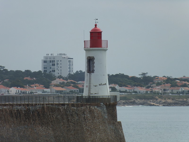 Jetée Saint Nicolas lighthouse
Keywords: ;Bay of Biscay;France