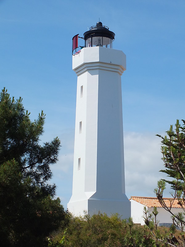 Pointe du Grouin du Cou lighthouse
Keywords: La-Tranche-sur-Mer;Vendee;Bay of Biscay;France