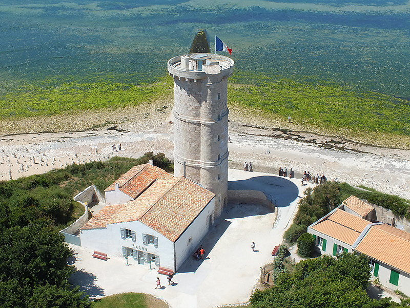 Les Baleines (1) lighthouse
Keywords: Ile de Re;France;Bay of Biscay