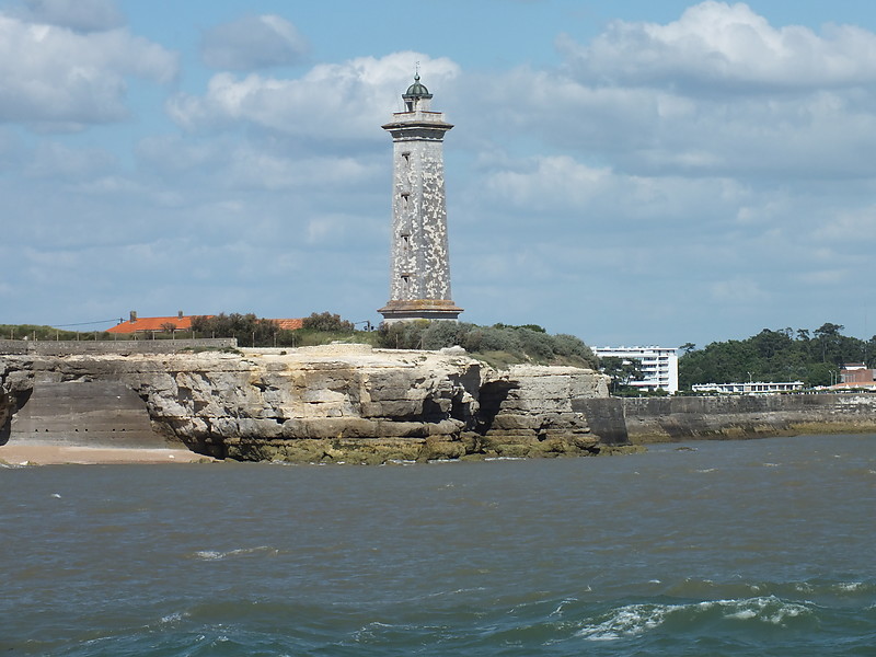 Pointe de Vallières Lighthouse
Keywords: Gironde;France;Bay of Biscay