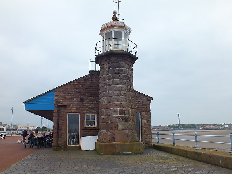 Morecambe Stone Pier lighthouse
Keywords: Morecambe;England;United Kingdom;Irish sea;Lancaster