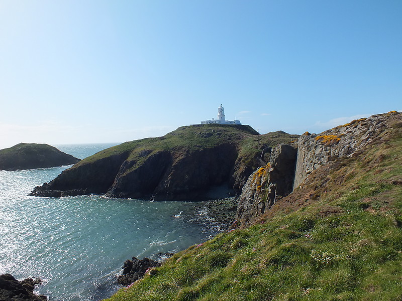 Strumble Head lighthouse
Keywords: Pembrokeshire;Irish sea;Wales;United Kingdom;Fishguard