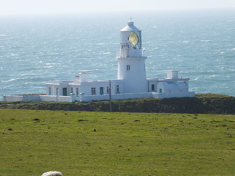 Strumble Head lighthouse
Keywords: Pembrokeshire;Irish sea;Wales;United Kingdom;Fishguard