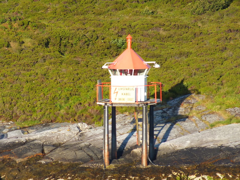 Gangsoy lighthouse
Keywords: Skatestraumen;Norway;Norwegian Sea