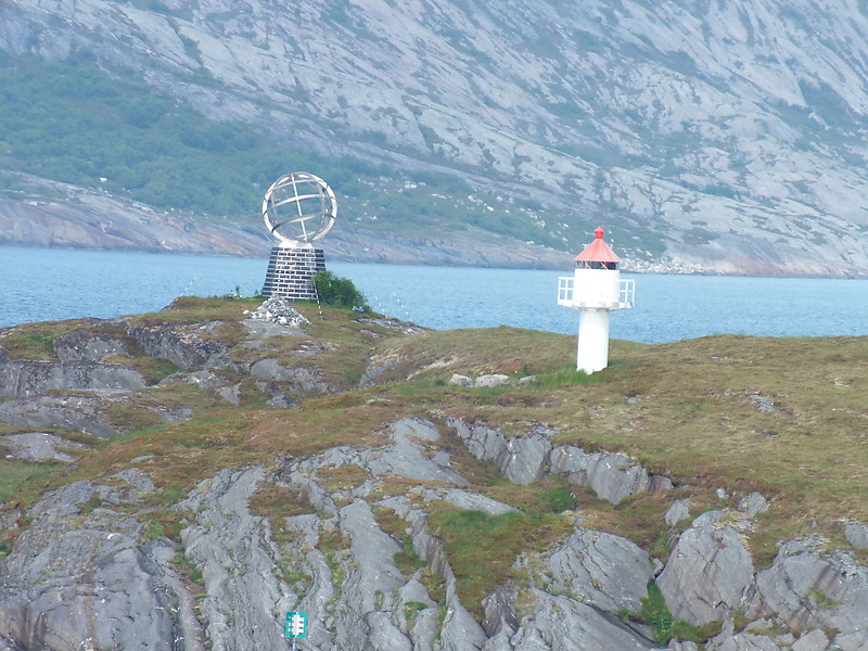 Vikingen lighthouse at polar circle
Keywords: ;Helgeland;Norway;Norwegian sea