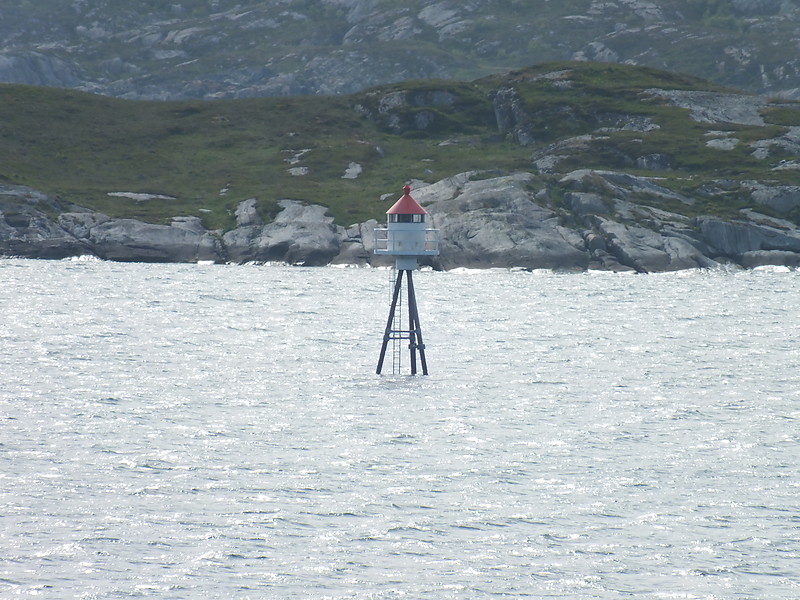 Sandvaerken lighthouse
Keywords: Rodoy;Helgeland;Norway;Norwegian sea