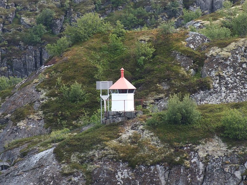 Vatvikneset light
Keywords: Moldora;Vestfjord;Norway;Norwegian sea