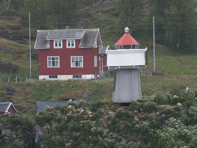 Stønnesbotnen lighthouse
Keywords: Senja;Malangen;Norway;Norwegian sea