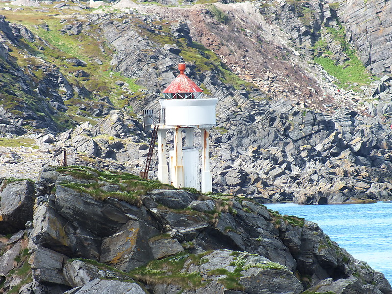 Garpholmen Lighthouse
Keywords: Breisund;Norway;Norwegian sea