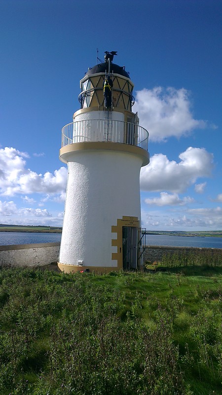 Orkney islands / Helliar Holm lighthouse
Solar Powered, White Brick Tower, Former NLB Light now operated by the Orkney Harbour Authority (2014)
AKA Saeva Ness lighthouse
Keywords: Orkney islands;Scotland;United Kingdom;Kirkwall