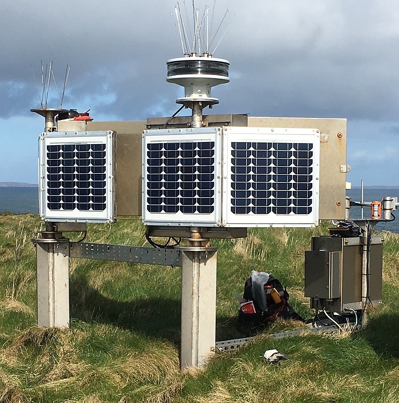 Sound of Mull / Cairn Na Burgh More light
Treshnish Isles, Solar powered LED
Keywords: Scotland;United Kingdom;Sound of Mull