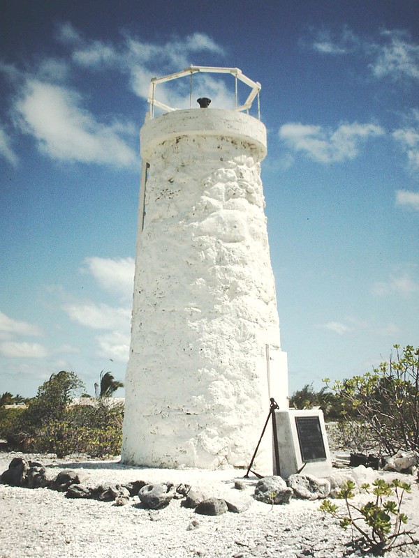 Canton Island / Musik Lighthouse
Taken 1976 on Canton Island, Phoenix Islands. Named for Capt E. Musik, Pan American Airways pilot of Samoan Clipper lost at sea, 1938.
Keywords: Phoenix islands;Kiribati;Pacific ocean