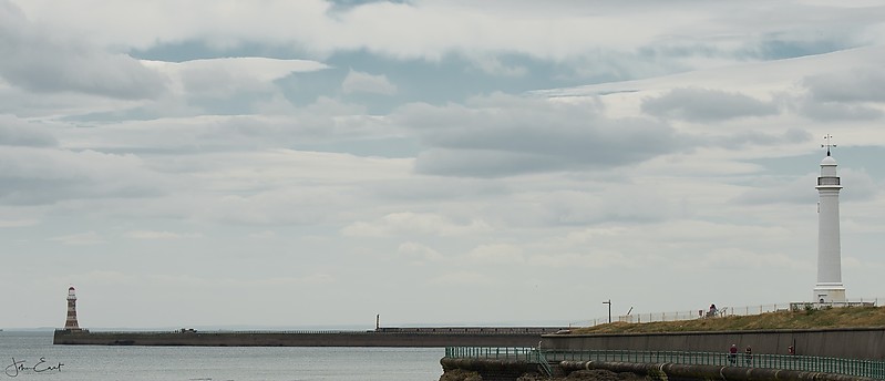 Tyne and Wear / Sunderland / Roker Pier (left) and Ex Southpier (right) Lighthouses
Keywords: North Sea;England;United Kingdom;Sunderland