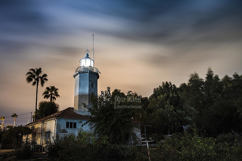 Mersin Lighthouse
Keywords: Mersin;Turkey;Mediterranean sea;Night